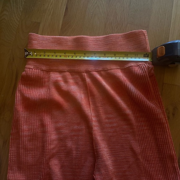 Ph5 NWOT orange split pants size small. Hemmed for a 5’4 person - Picture 4 of 5